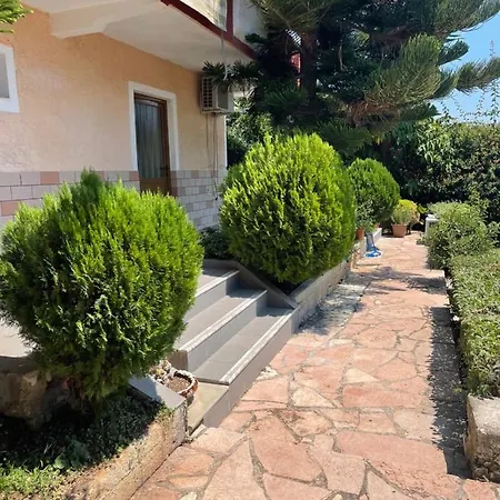 Apartment Elias Sarande